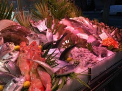 Produits de la mer de qualité supérieure à emporter   